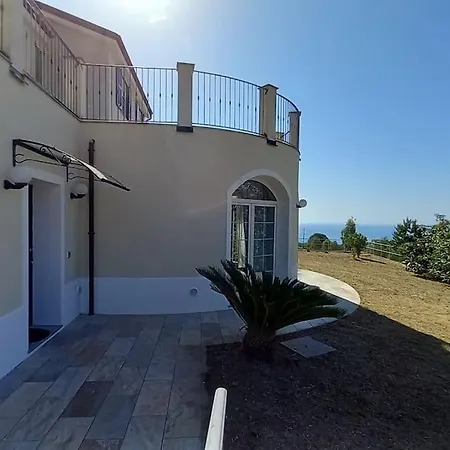 Paradise House With Sea View And Quiet. Holiday home *