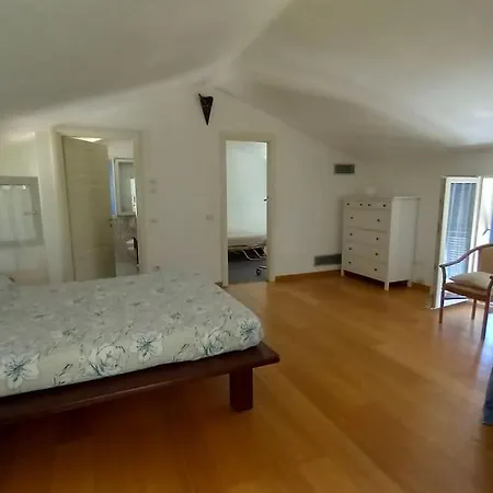 Holiday home Paradise House With Sea View And Quiet. *